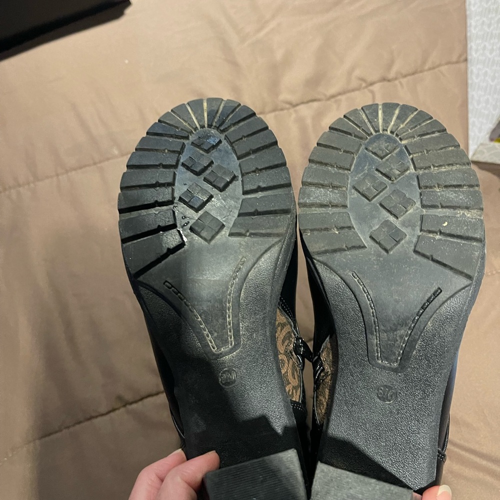 Shoes - Picture 9 of 9